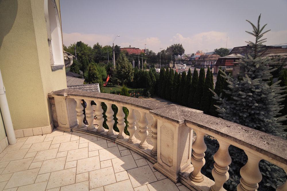 Pension La Cupola Targu Mures Exterior foto