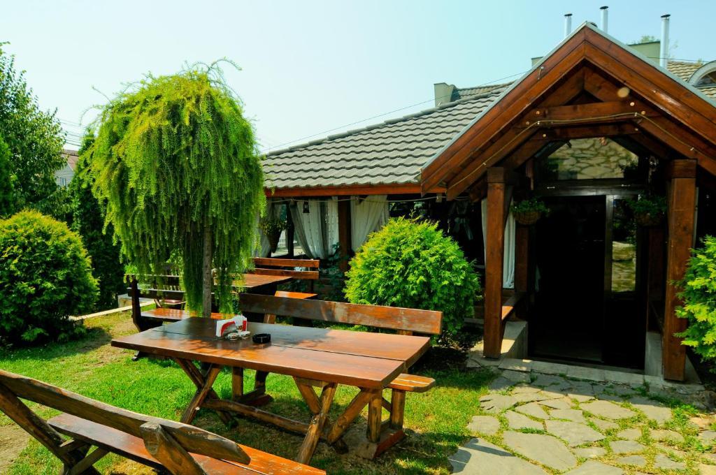 Pension La Cupola Targu Mures Exterior foto